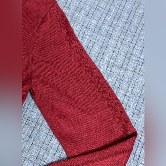3/$20 Women's Burgundy V-Neck Cardigan Sweater Medium - Picture 6 of 11